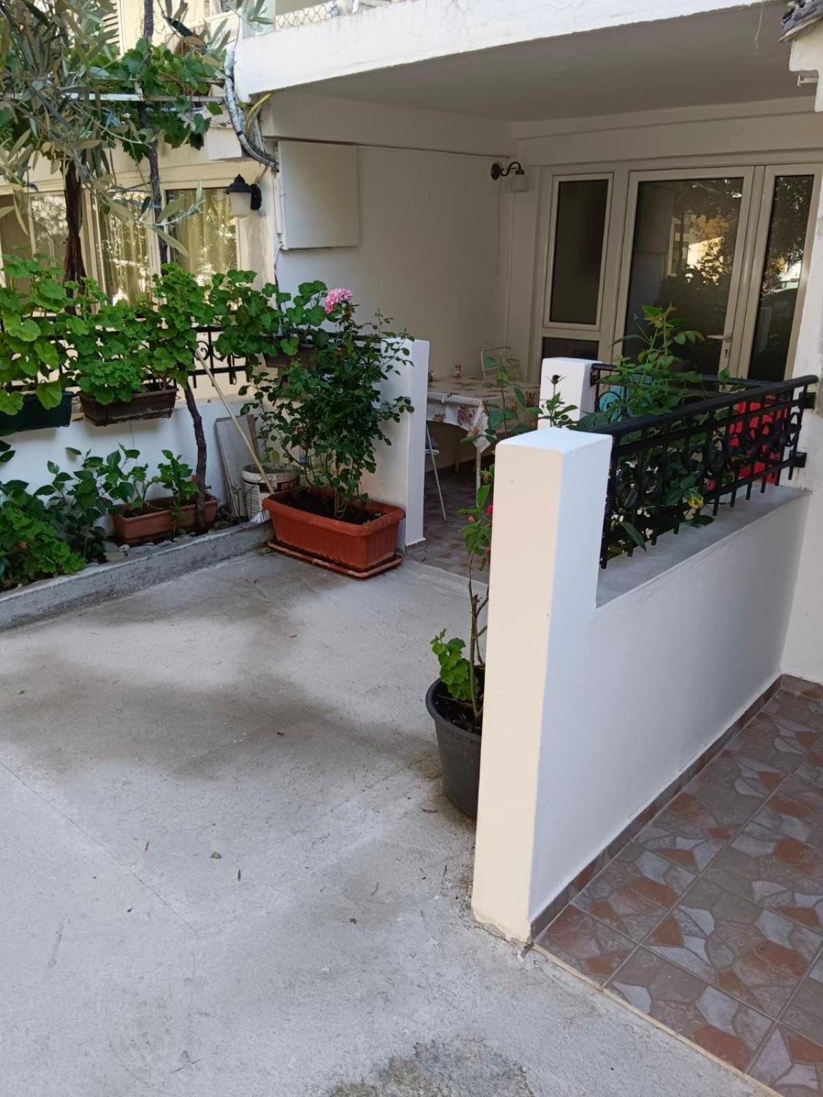 Apartments Gvozdenovic Petrovac Екстер'єр фото